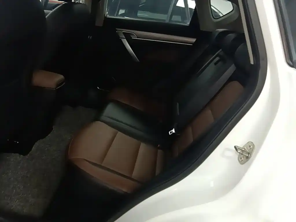 Geely Binyue — миниатюра 17