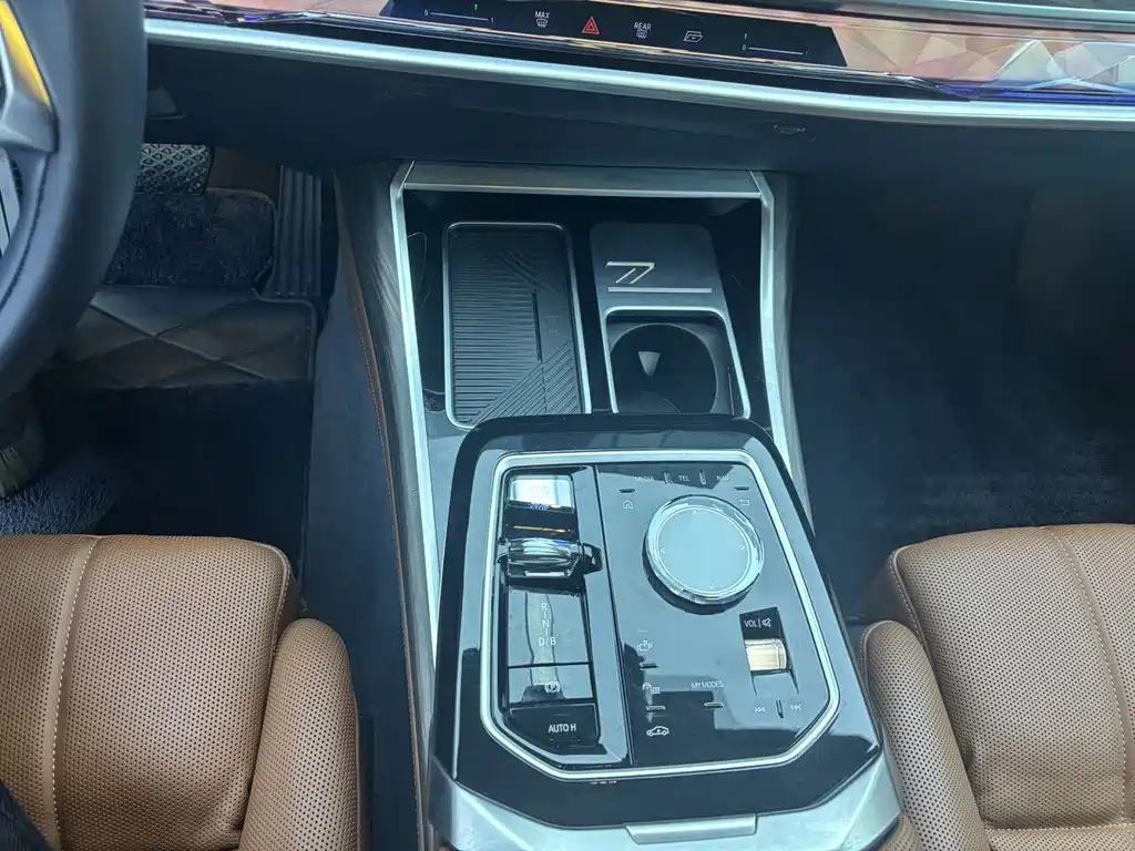 BMW i7 — миниатюра 13