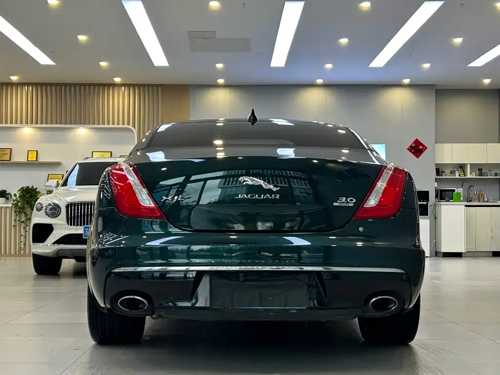 Jaguar XJ — миниатюра 4
