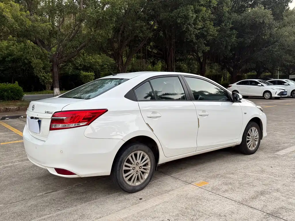 Toyota Vios — миниатюра 9