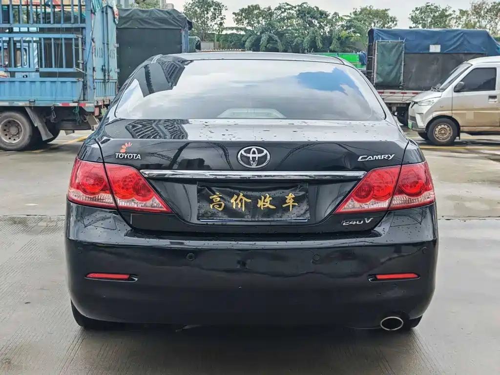 Toyota Camry — миниатюра 8