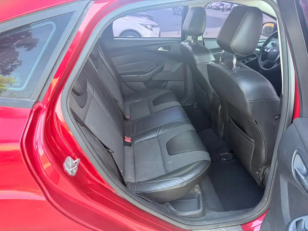 Ford Focus — миниатюра 10