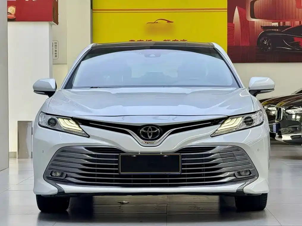 Toyota Camry — миниатюра 8