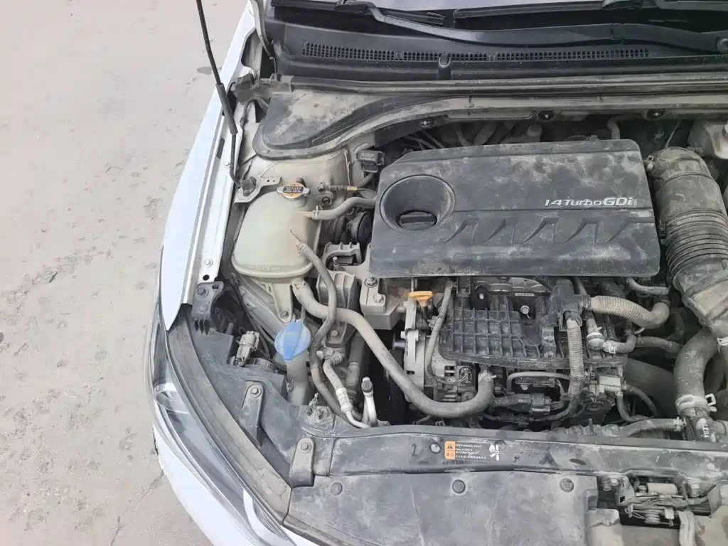 Hyundai Elantra — миниатюра 19