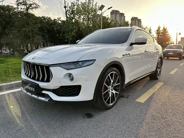 MASERATI LEVANTE 2018