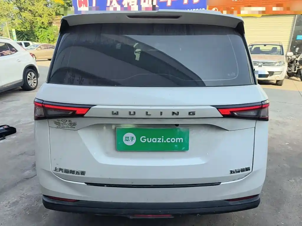 Wuling Jiachen — миниатюра 6