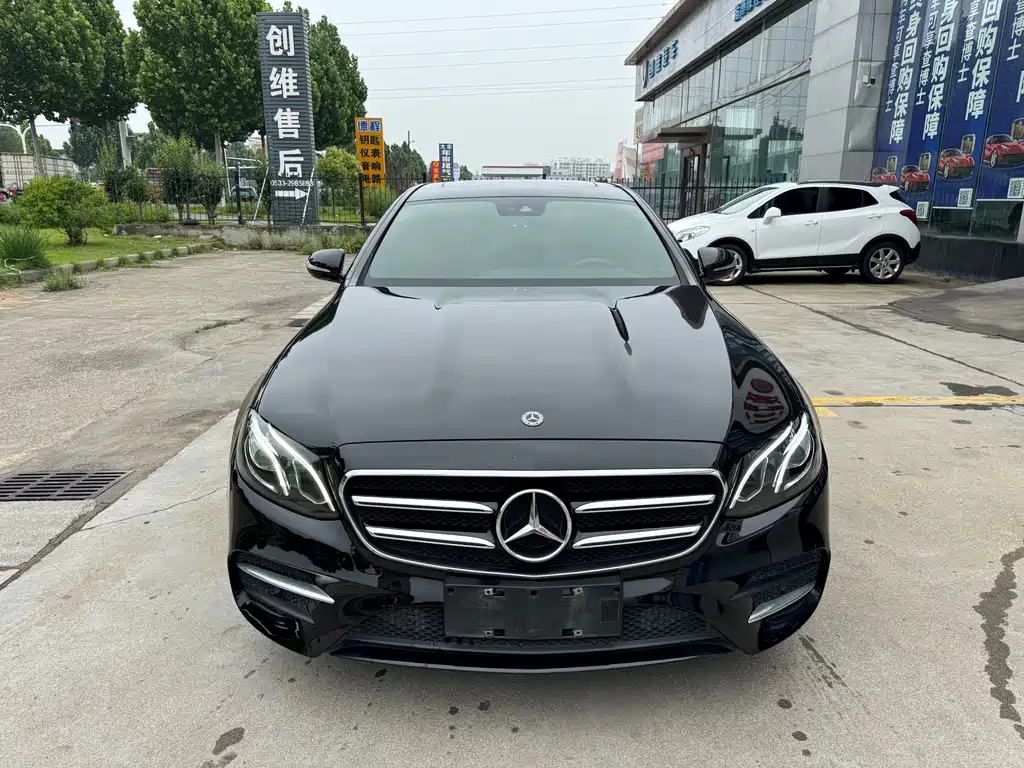 Mercedes-Benz E-Class — миниатюра 2