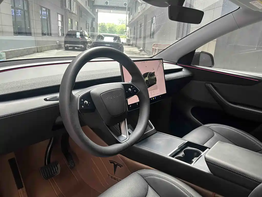 Tesla Model Y — фотографии объявления, Фото 17