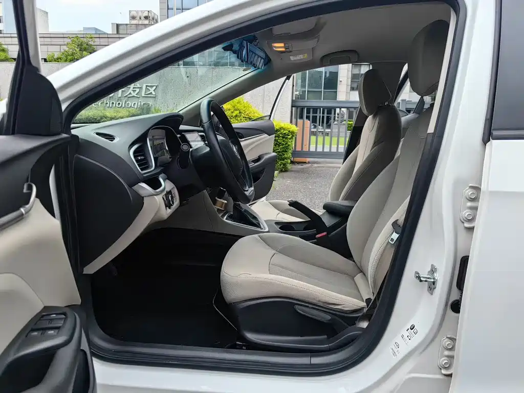 Buick Excelle — миниатюра 4
