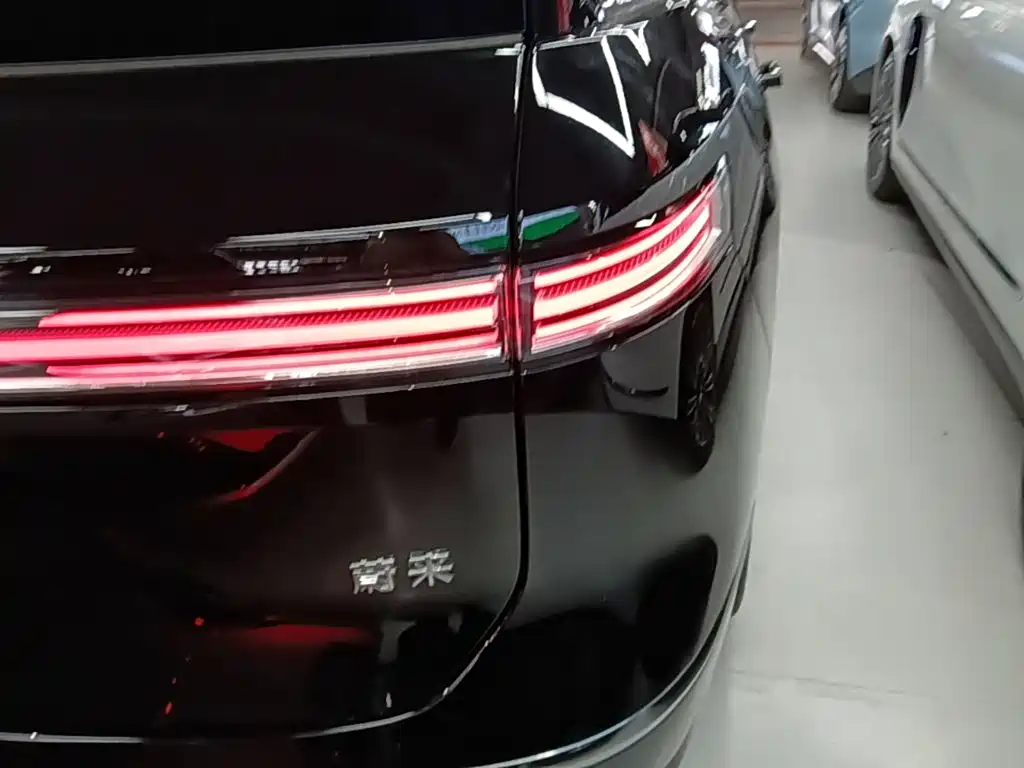 NIO ES8 2026 мест Executive