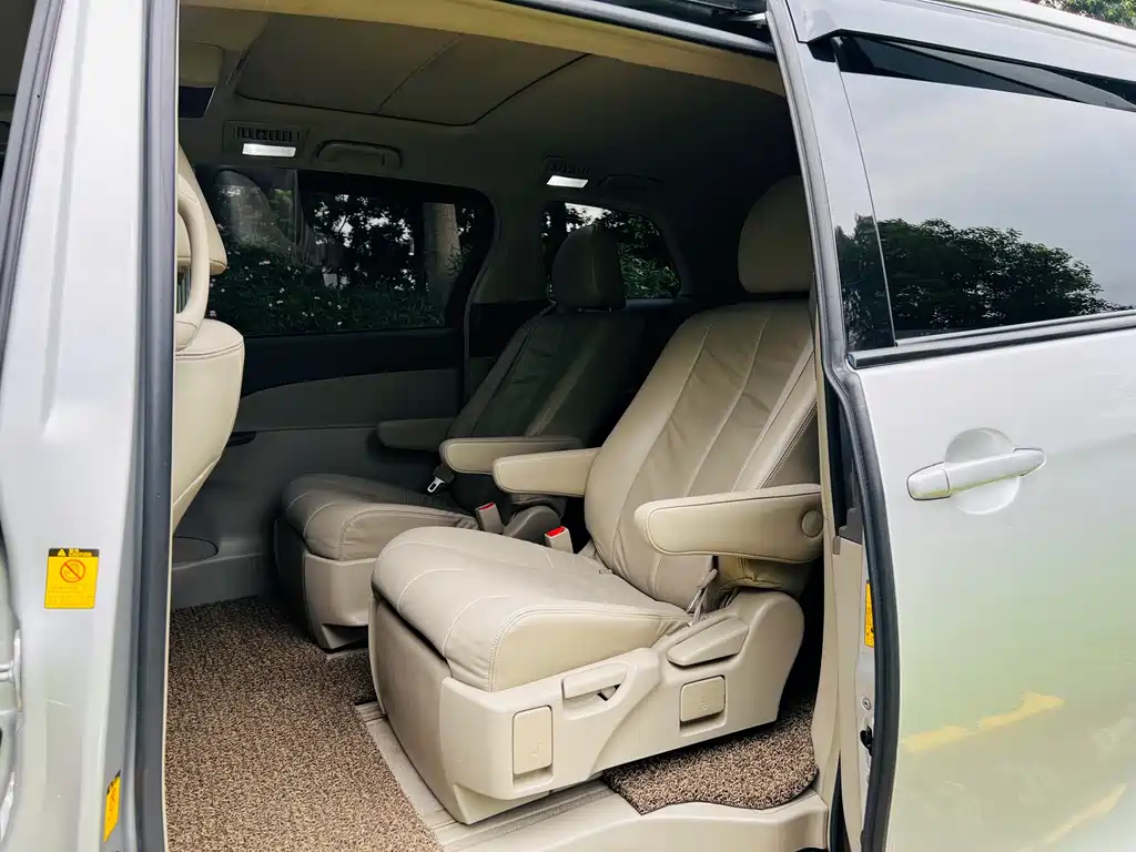Toyota Previa 2006 2.4L 7 Luxury