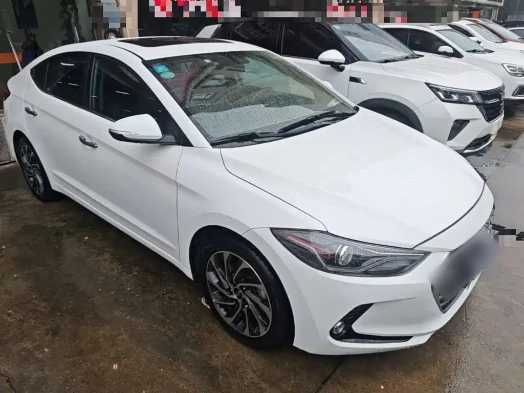 Hyundai Elantra — миниатюра 4