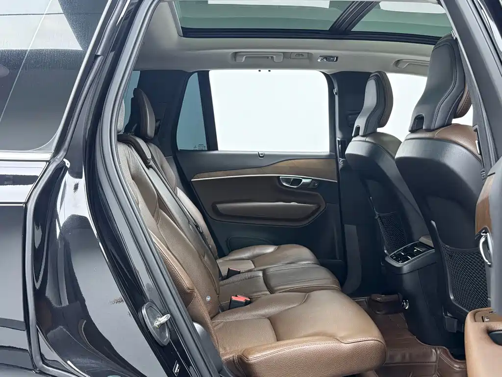 Volvo XC90 — миниатюра 7