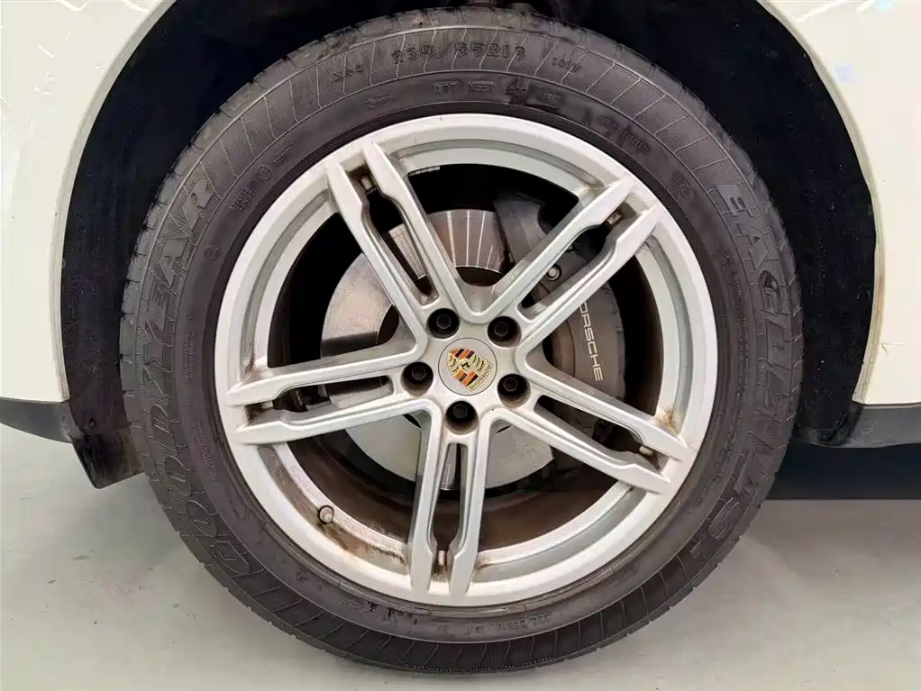 Porsche Macan — миниатюра 15