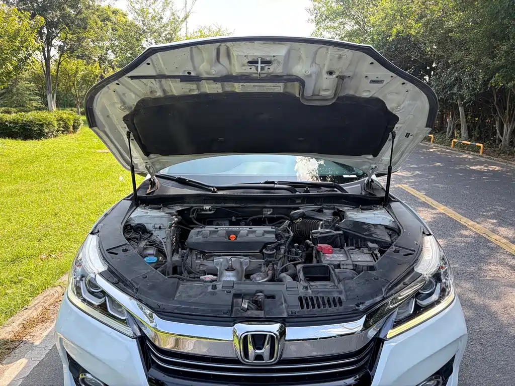 Honda Accord — миниатюра 10