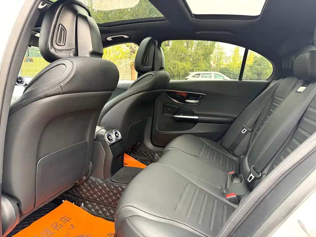 Mercedes-Benz C-Class — миниатюра 4