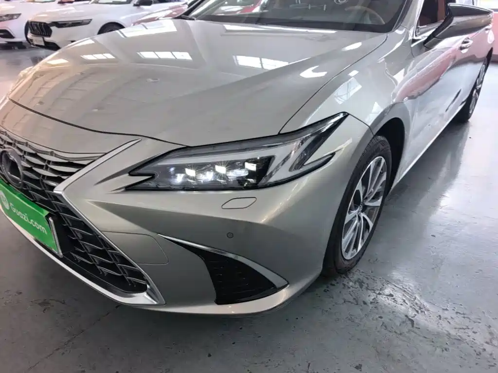 Lexus ES — миниатюра 24