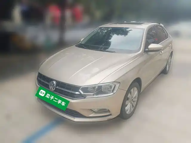 VOLKSWAGEN BORA 2017