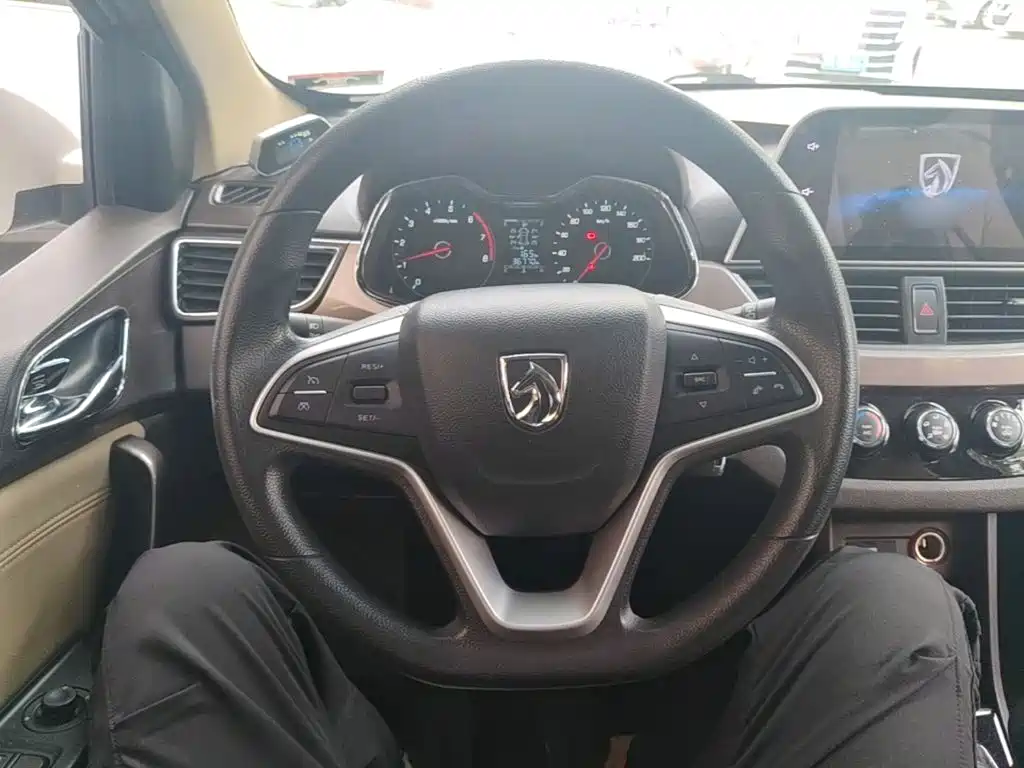 Baojun 310W — миниатюра 11