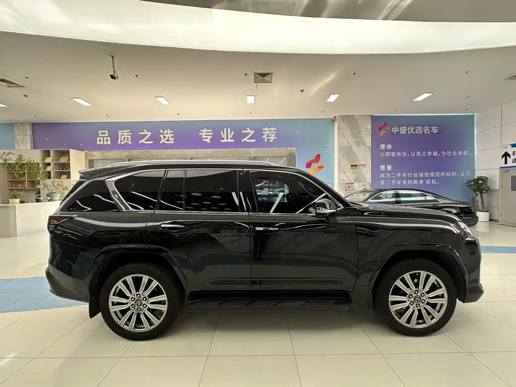 Lexus LX — миниатюра 4
