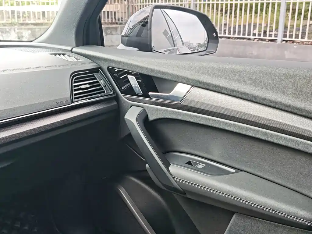 Audi Q5L — миниатюра 12
