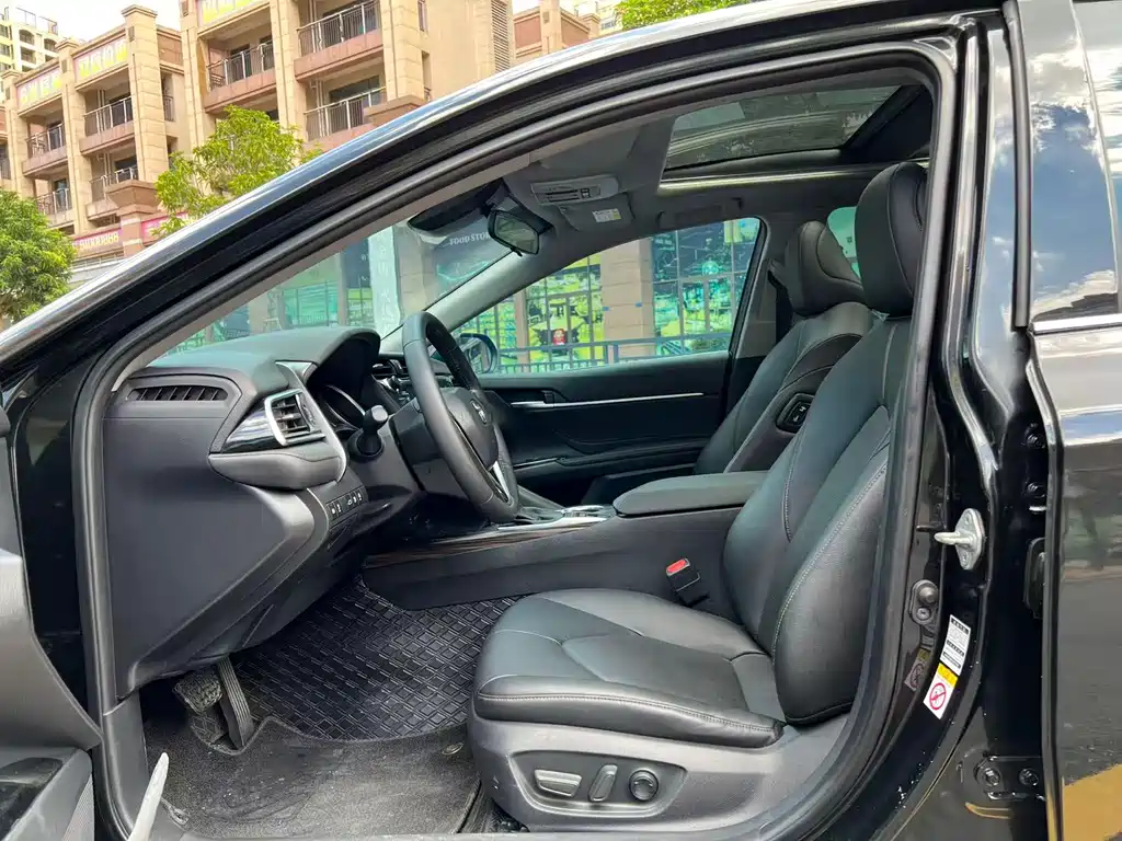 TOYOTA CAMRY