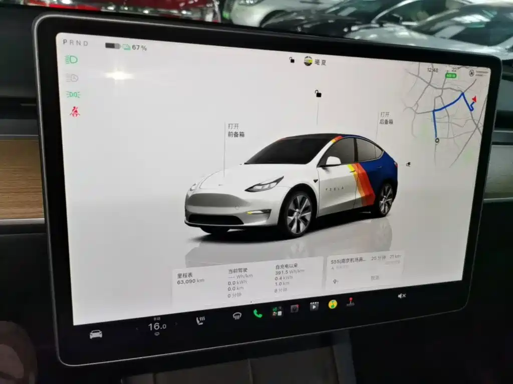 Tesla Model Y — миниатюра 13