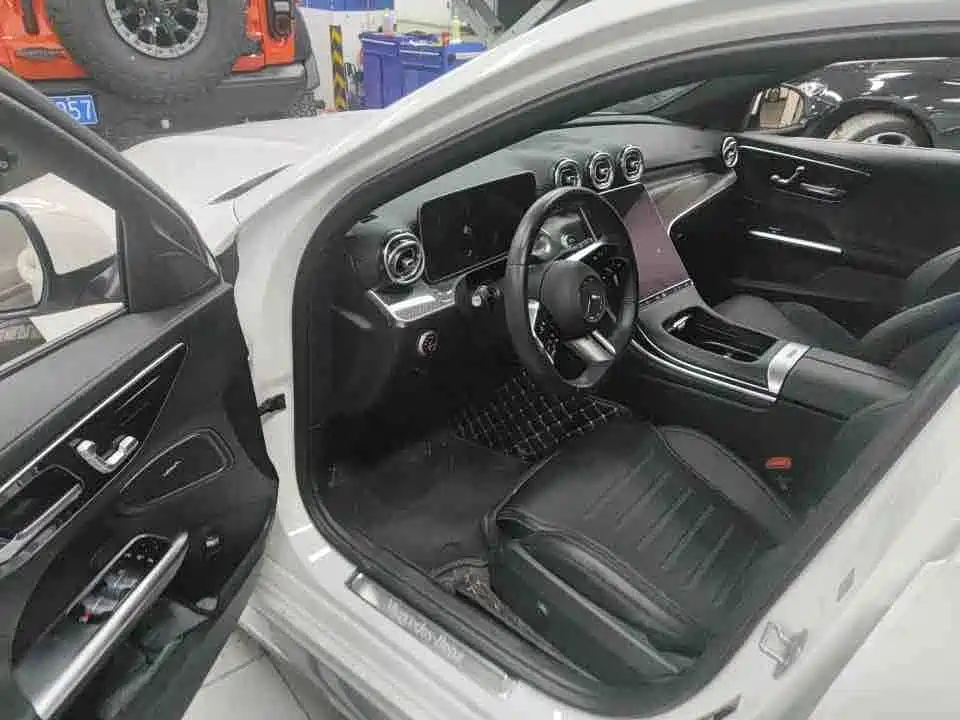 Mercedes-Benz C-Class — миниатюра 3