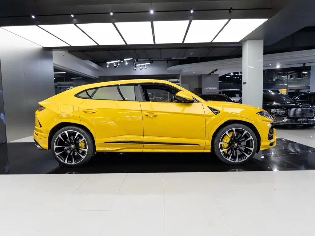 Lamborghini Urus — миниатюра 9