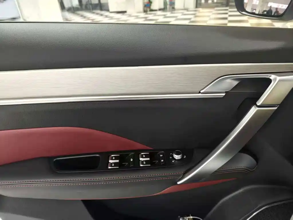 Geely Binyue — миниатюра 14