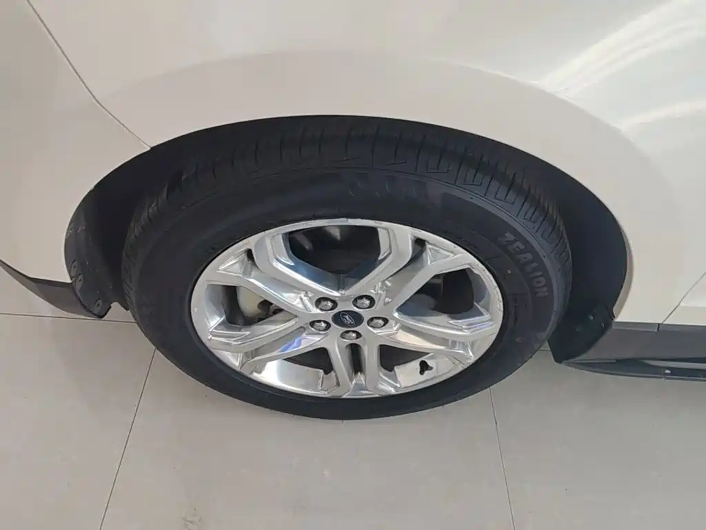 Ford Edge — миниатюра 23