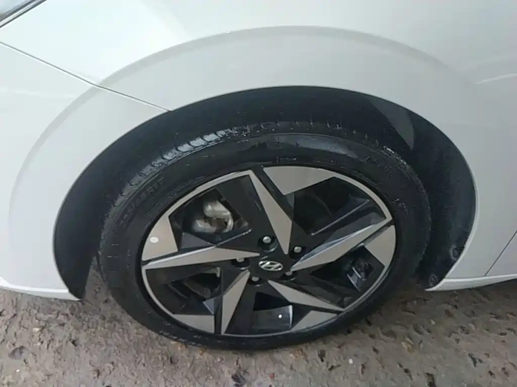 Hyundai Elantra — миниатюра 23