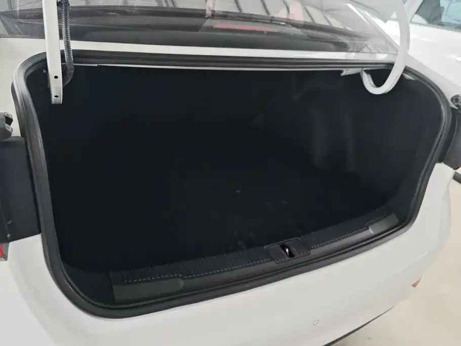 Roewe i5 — миниатюра 4