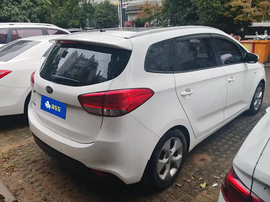 Kia Carens — миниатюра 3