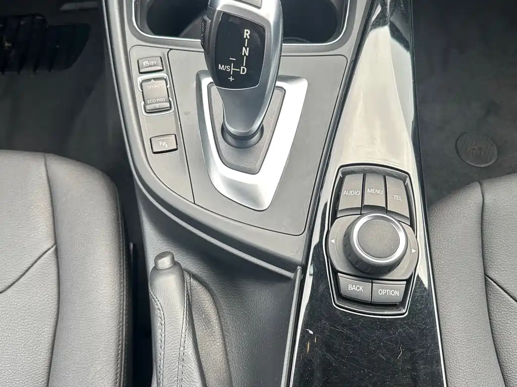 BMW 3 Series - фото 13