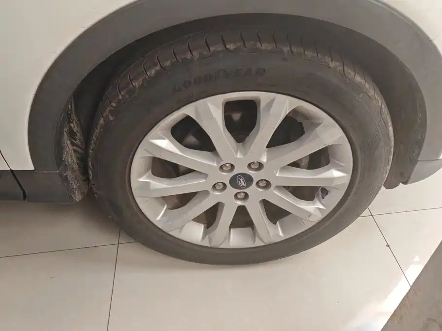 Ford Kuga — миниатюра 6