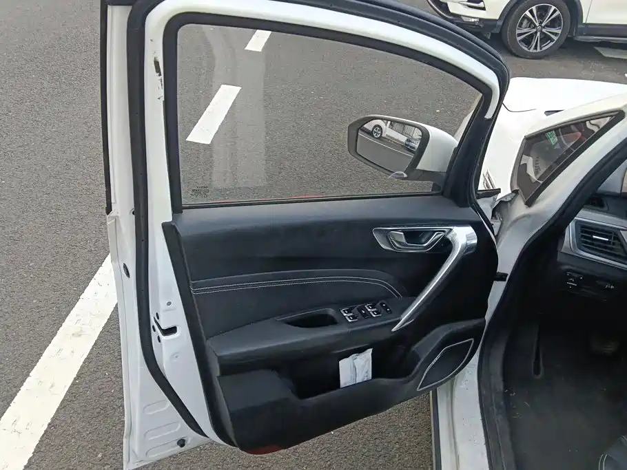 Geely Vision X3 — миниатюра 7