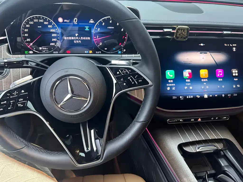 Mercedes-Benz E-Class — миниатюра 6