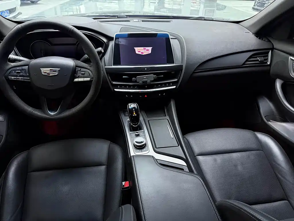 Cadillac CT5 — миниатюра 11