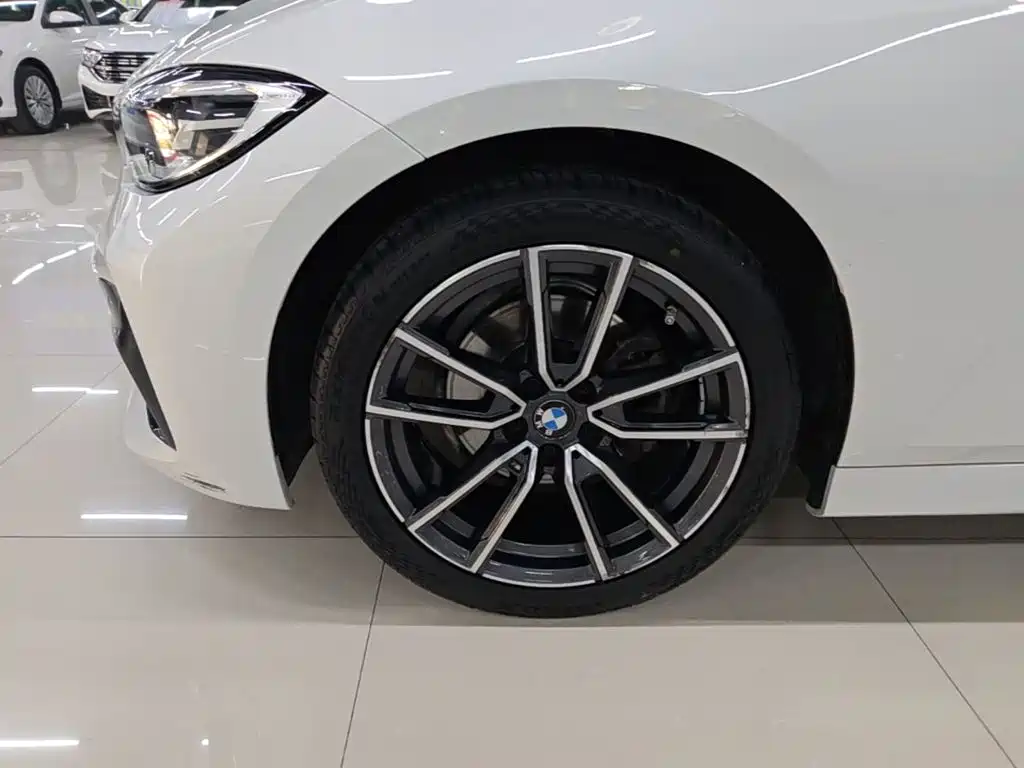 BMW 3 Series — миниатюра 23