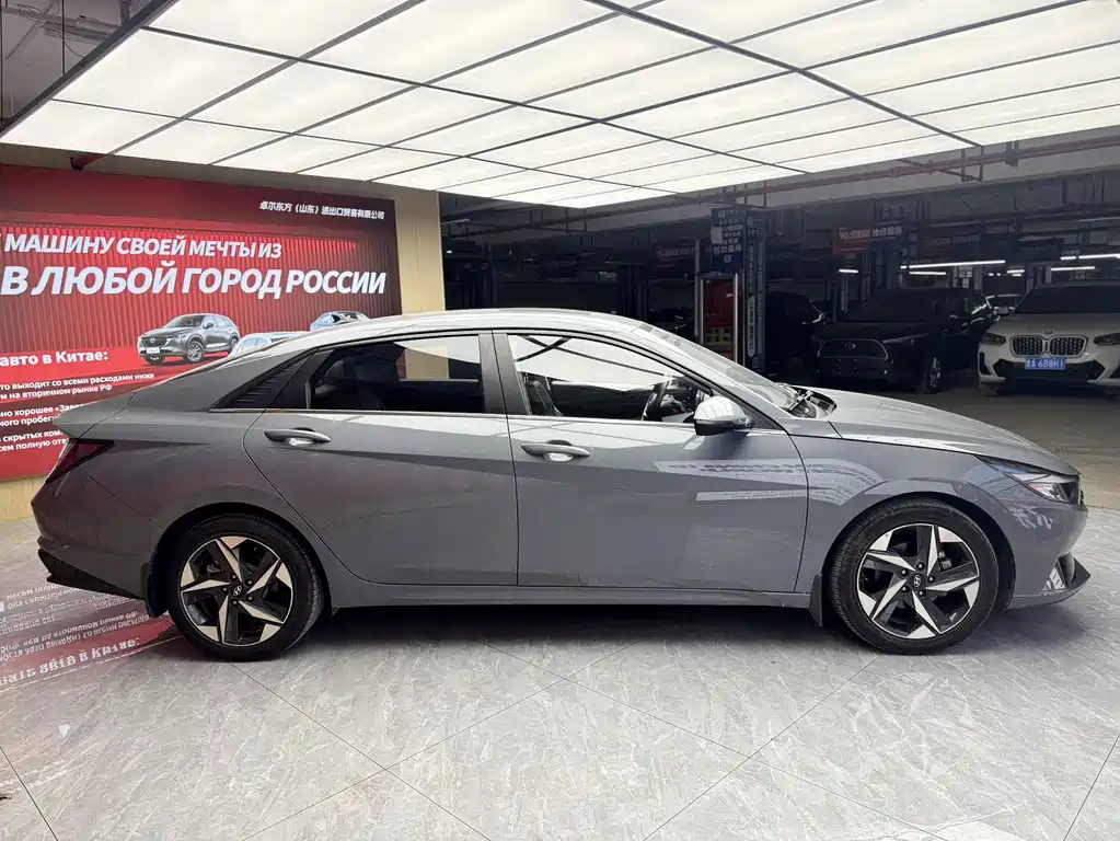 Hyundai Elantra — миниатюра 4