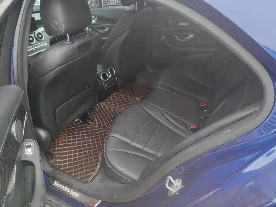 Mercedes-Benz C-Class — миниатюра 11