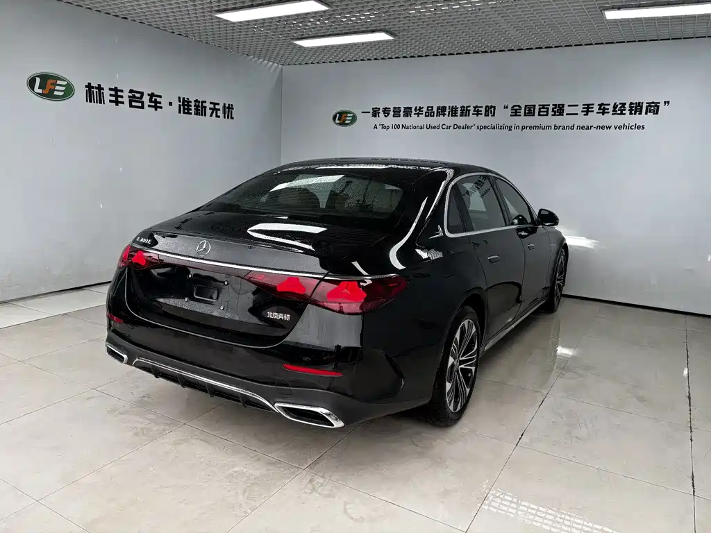 Mercedes-Benz E-Class — миниатюра 4