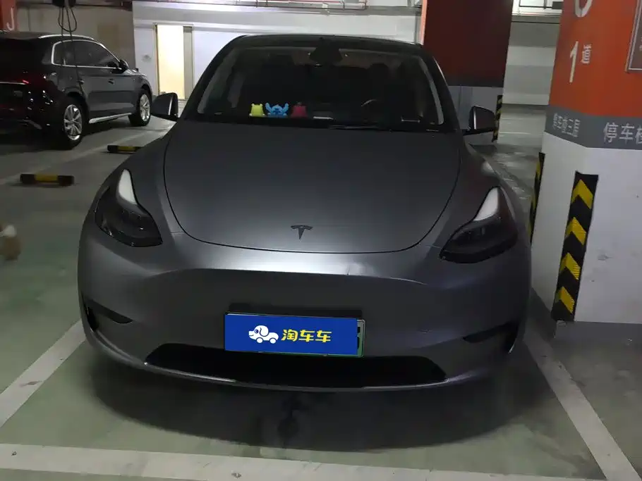 Tesla Model Y — миниатюра 2