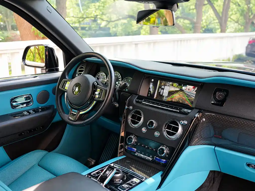 Rolls-Royce Cullinan — миниатюра 12