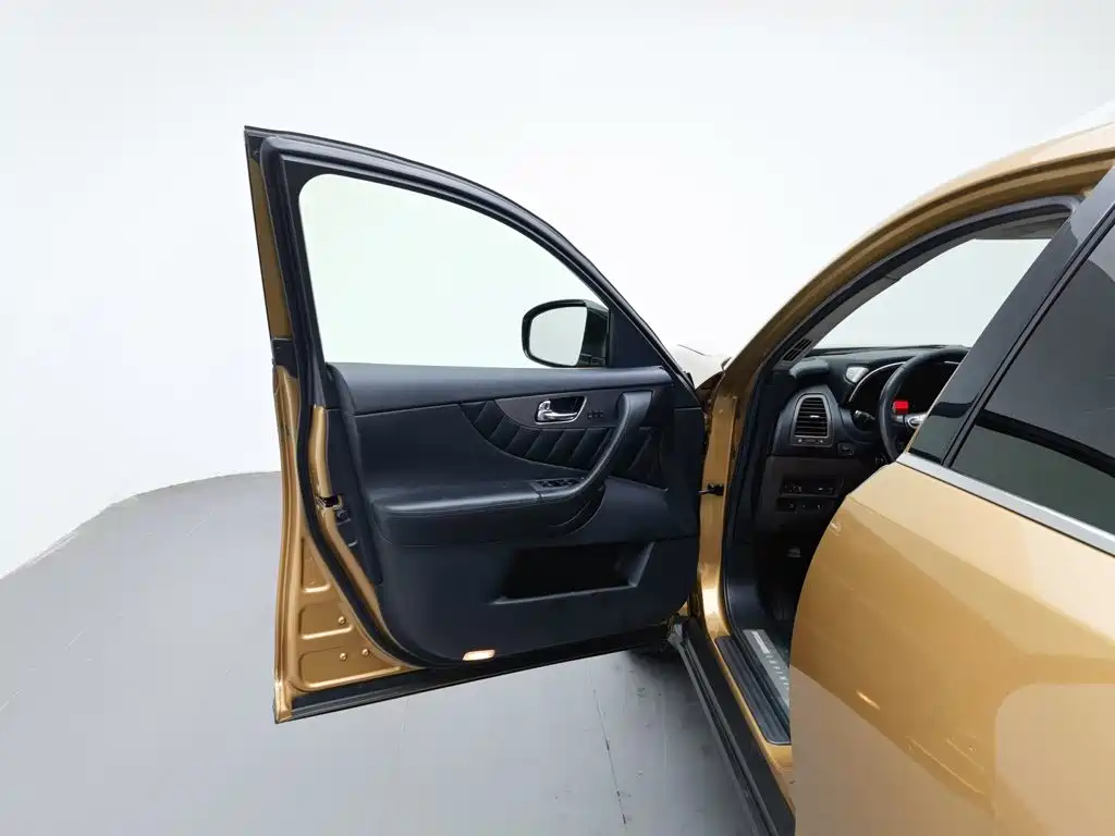 Infiniti FX — миниатюра 8