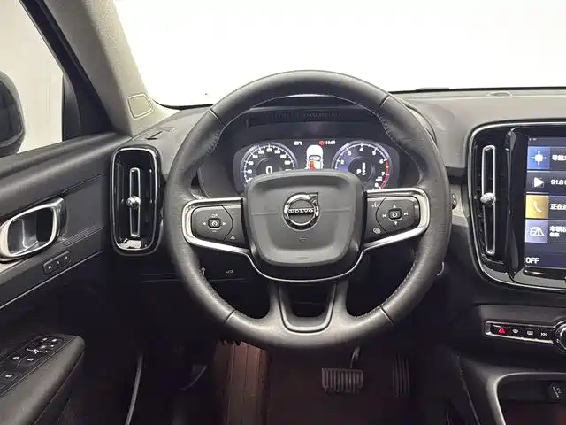 Volvo XC40 — миниатюра 15