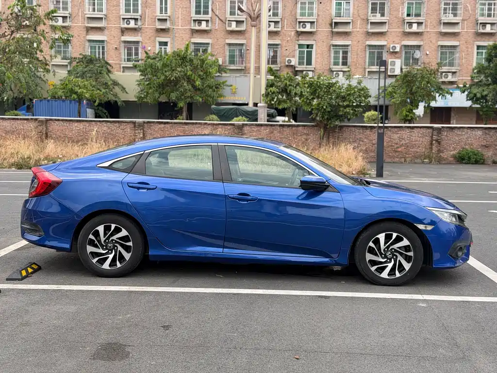 Honda Civic — миниатюра 4