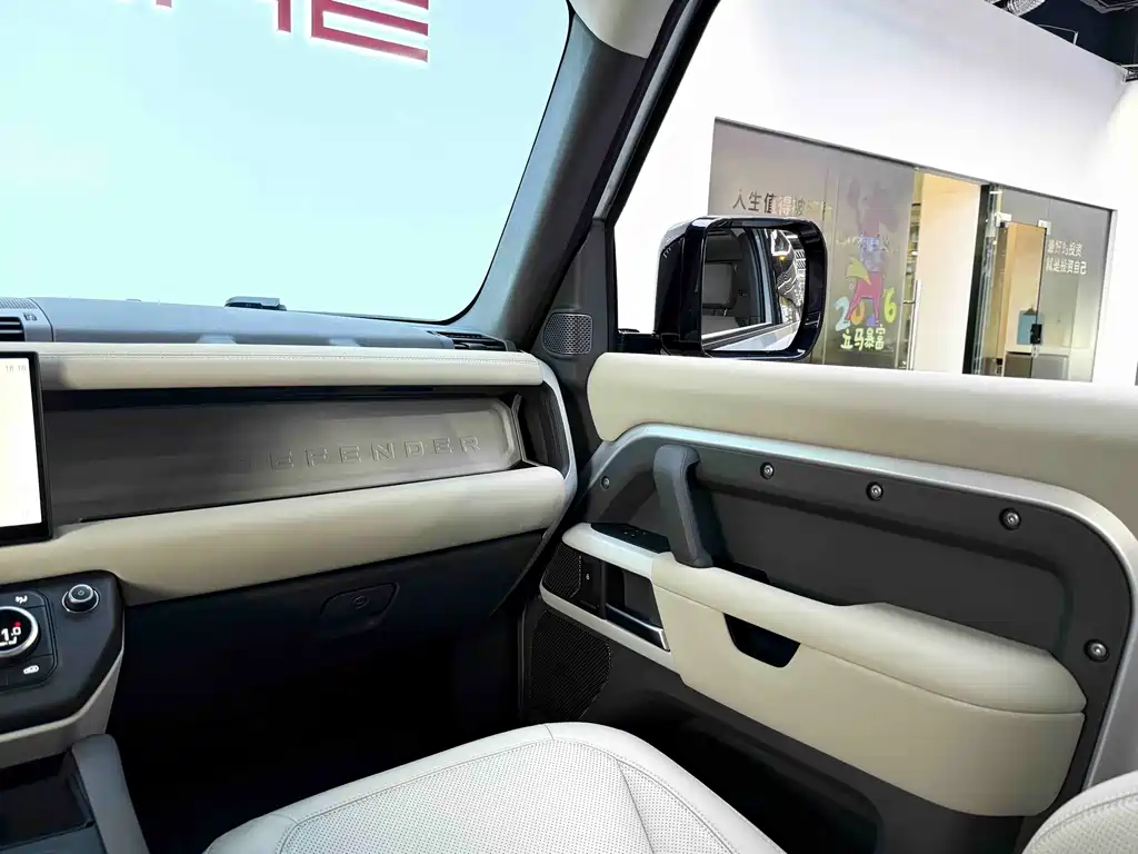 Land Rover Defender — миниатюра 18