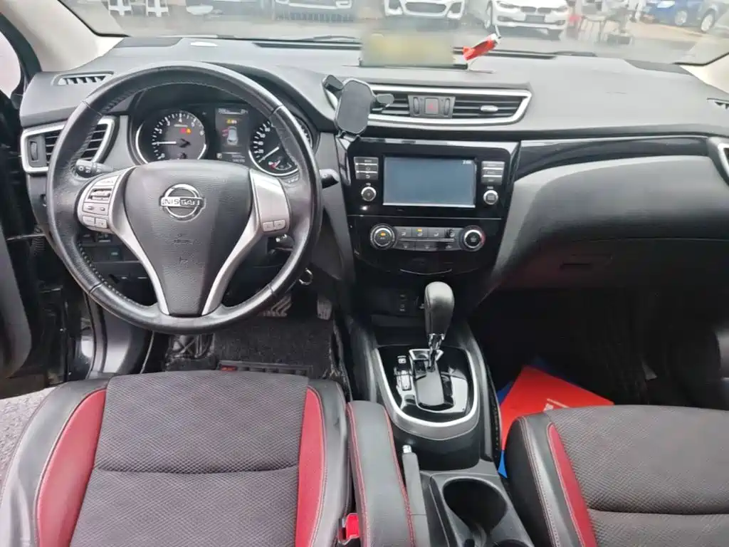 Nissan Qashqai — миниатюра 10